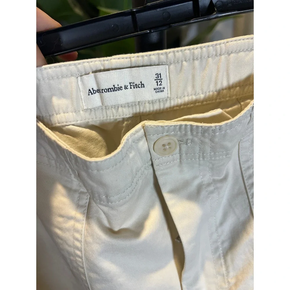 Abercrombie & Fitch Women Cream Straight Leg Cargo Pants Size 31 12 Elastic Back